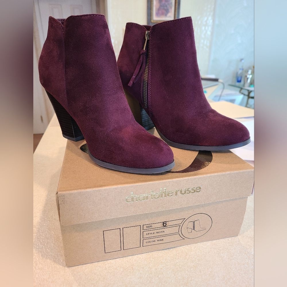 Charlotte Russe Ladies Wine Faux Suede Booties Size 6M -  Like New!